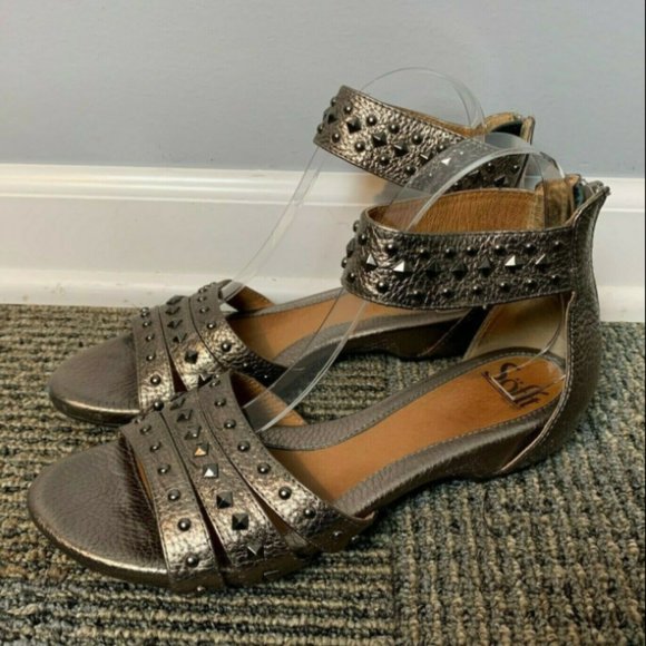 Sofft Shoes - Sofft Sandals Size 8 M Bronze Gold Studded Zipper